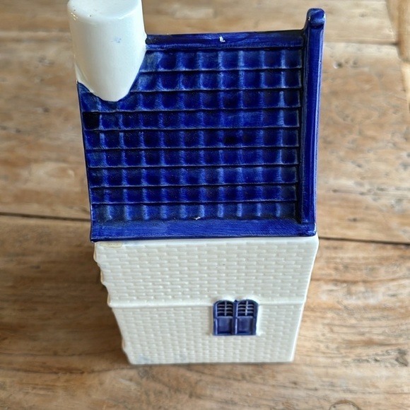 Blue Delft hand painted jar with lid - Picture 6 of 13